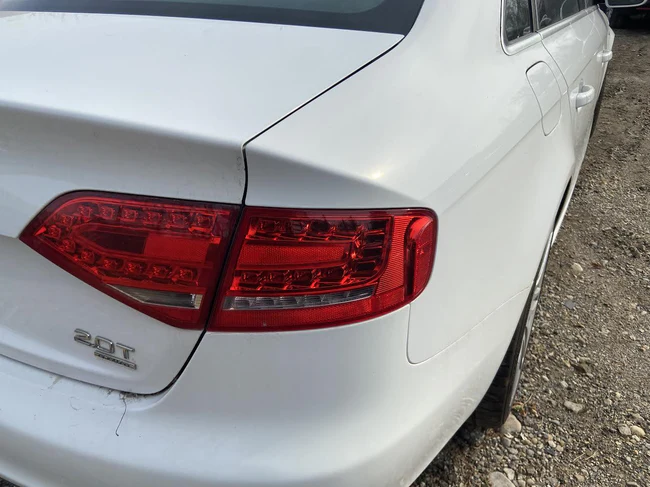 Used OEM RH Passenger Taillight 2010-2012 Audi A4 8K5945096L