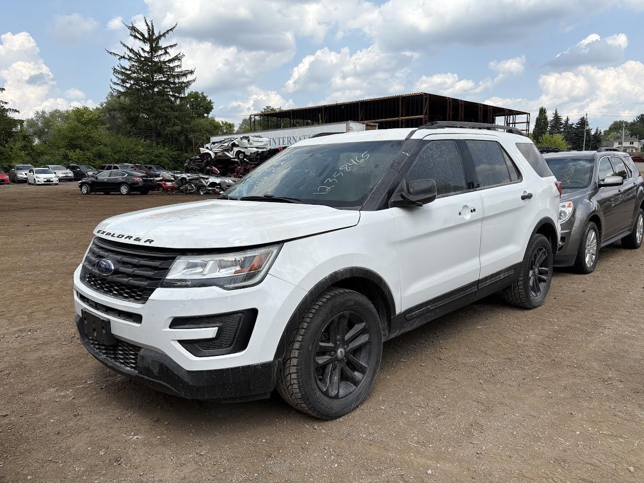 Used OEM Driver Side Halogen Headlight fits 2016-2019 Ford Explorer FB5313035AL FB5313035AJ FB5313035AH FB5313035AG FB5313035AF FB5313035AE FB5313035AD FB5313035AC FB5313035AB FB5313035AA