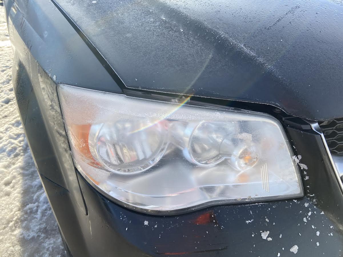 Used OEM RH Halogen Headlight 2009-2020 Caravan Town & Country 5113336AI