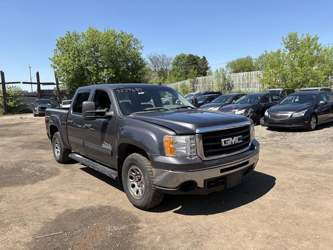 Used OEM R Door Mirror fits 2007-2013 Chevrolet GMC Truck 20809948 DL8